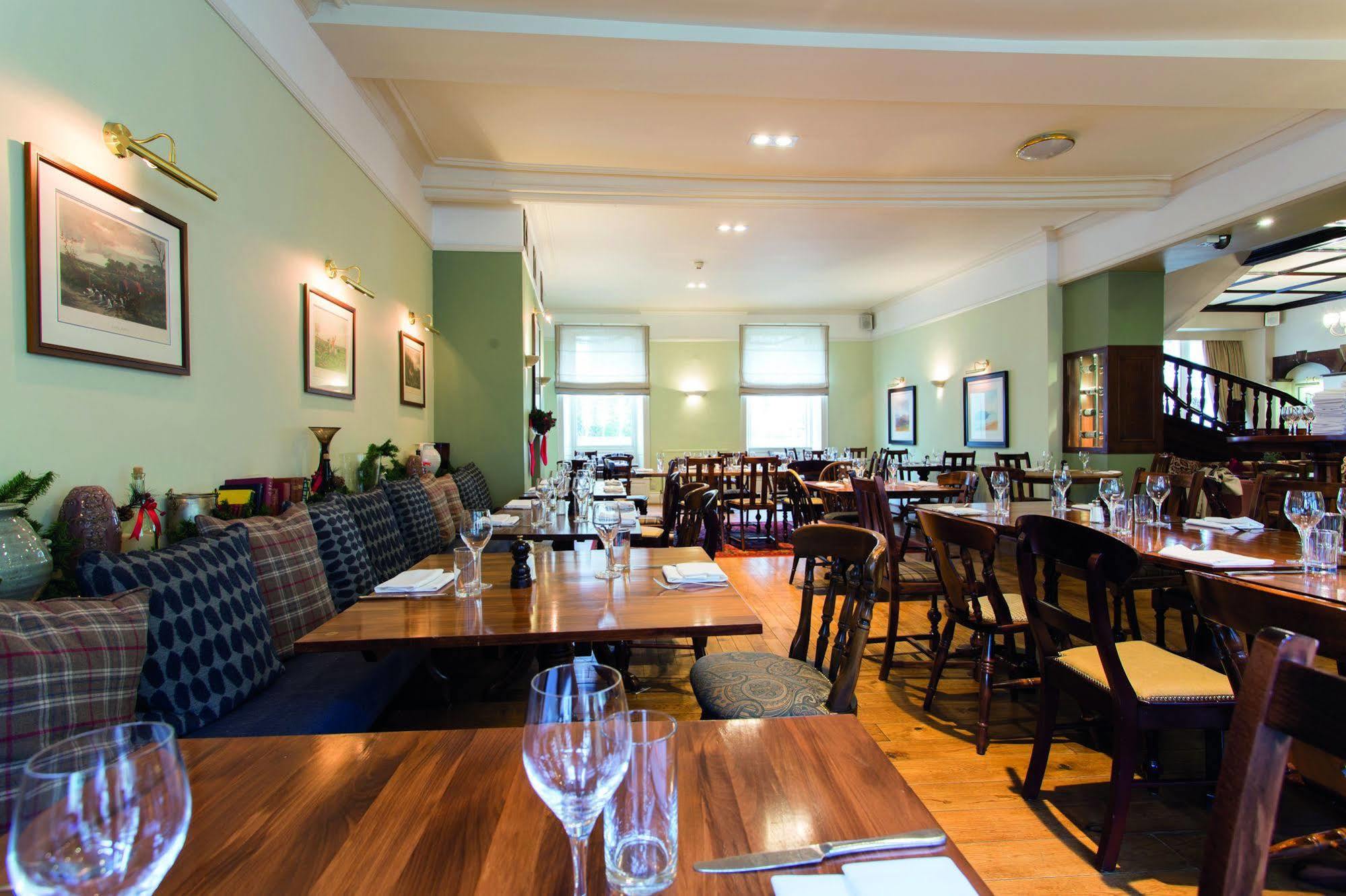 Hotel The Golden Lion At Settle Exterior foto